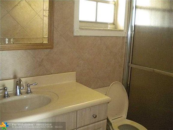5th image of 3150 N Palm Aire Dr APT 105