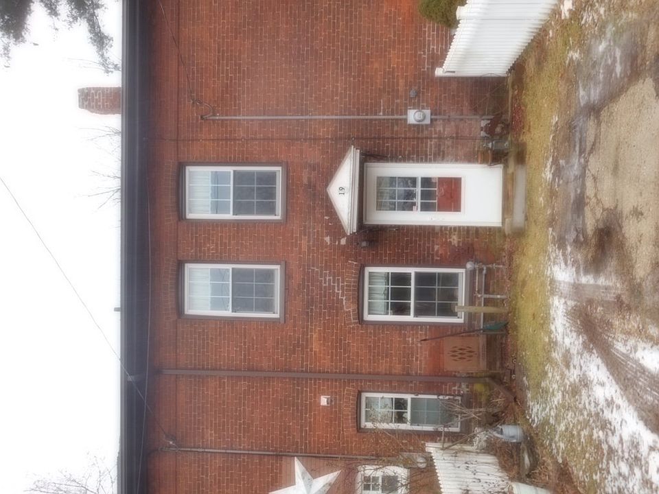 2nd image of 19 River St