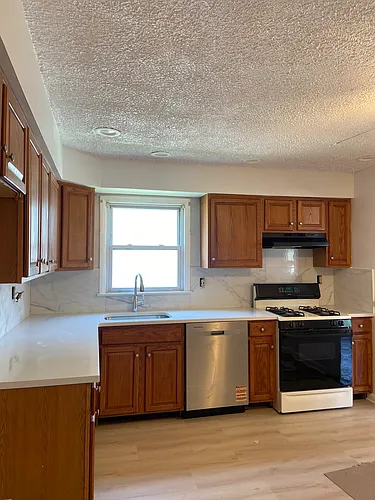 1059 Brighton St #1 Photo 1