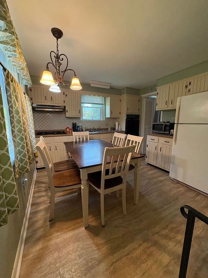 Spacious Lake Walker 3bd/2.5ba Home! Available now — Photo 4