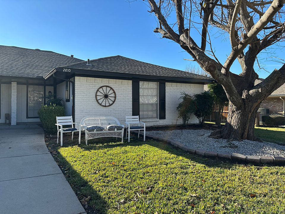 1st image of 2810 Clear Springs Dr