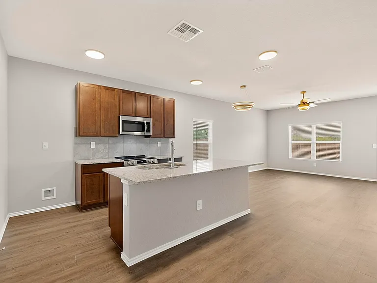 3038 Laguna Clfs — Photo 13