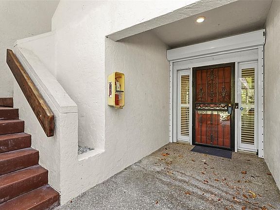2nd image of 3324 Thornwood Rd #3324