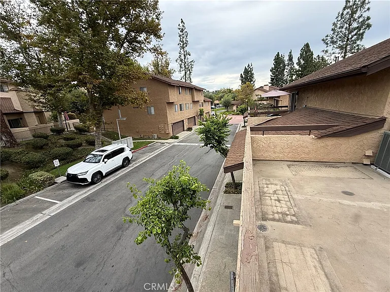 2226 Calle Leon — Photo 2