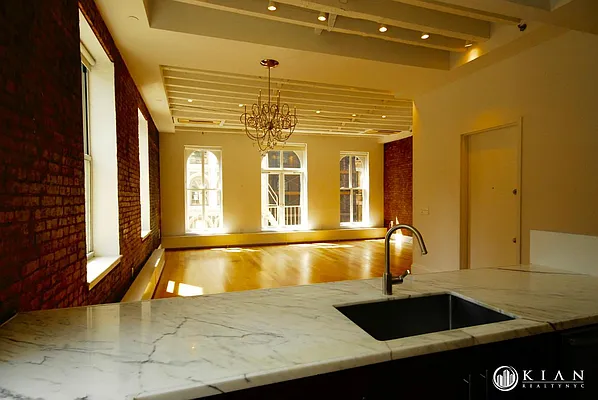 Rented by Kian Realty | media 25