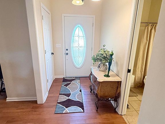 3rd image of 504 Haynes Rd NE