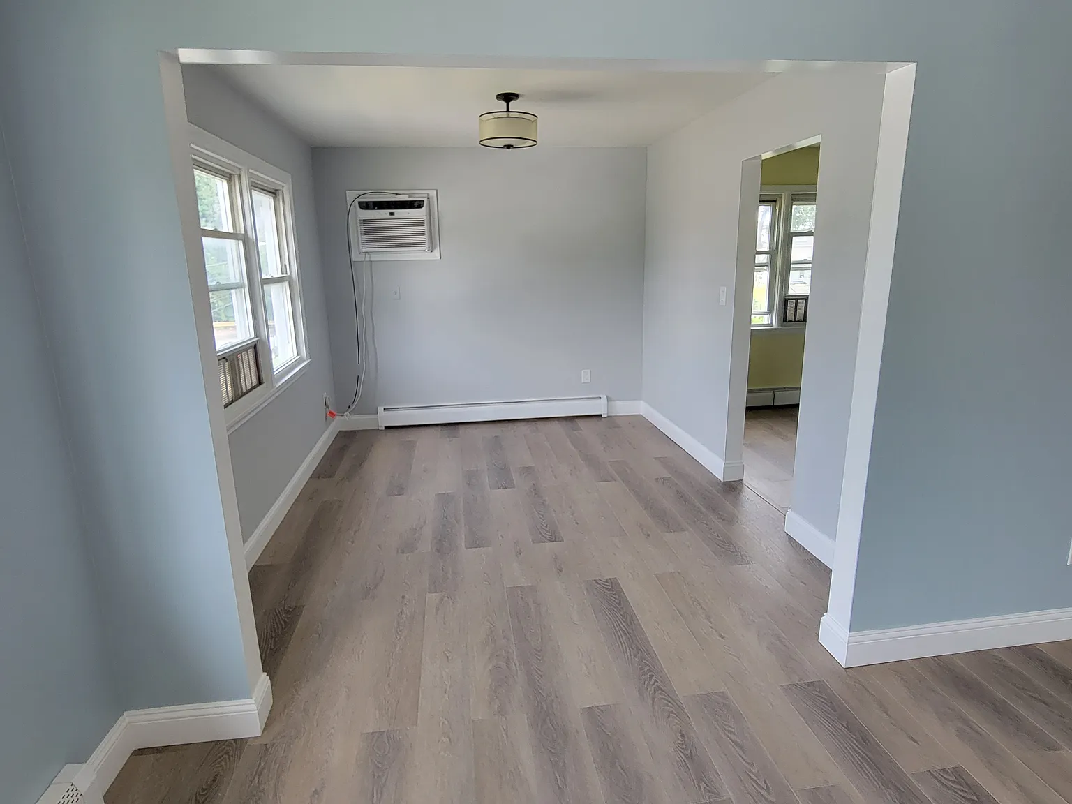 3 bed, 1200 sqft, $2,600 — Photo 2