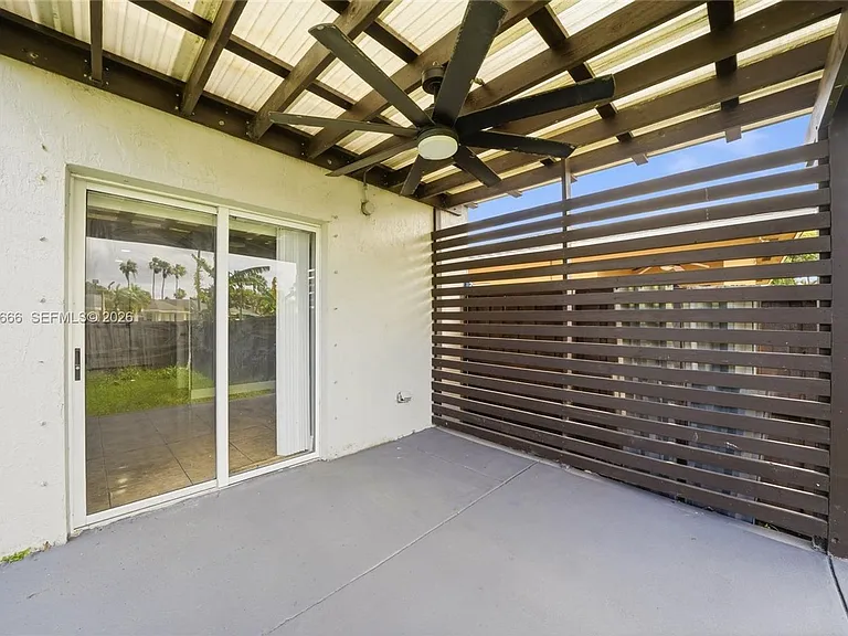 902 SW 8th Pl #902 — Photo 17