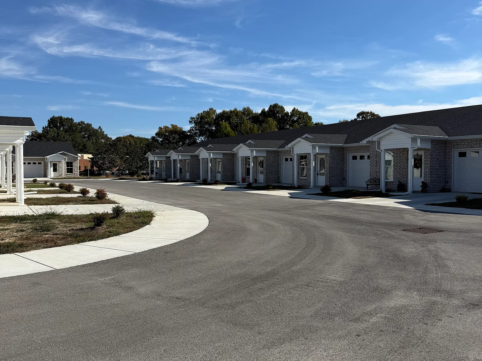 2 bed, 950 sqft, $1,600 — Photo 2