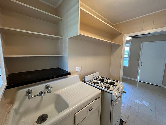 4th image of 266 N School St APT D6