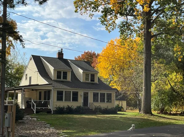 4791 E Lake Rd, Burt, NY 14028