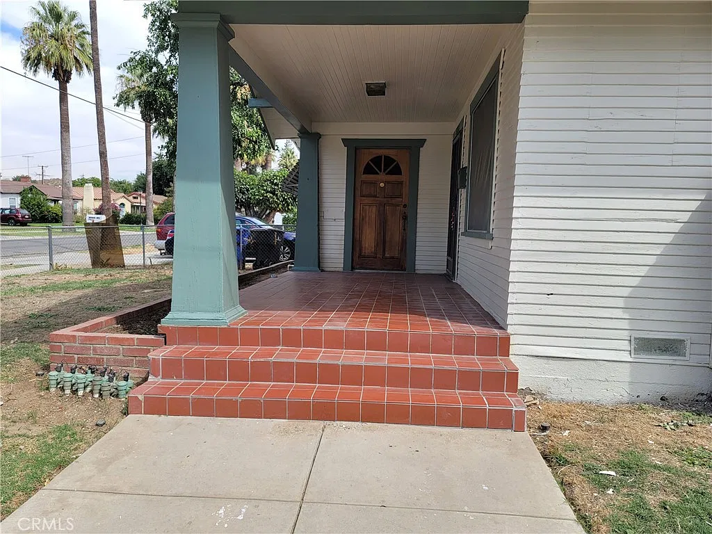 3 bed, 1.5 bath, 1461 sqft, $2,900 — Photo 3
