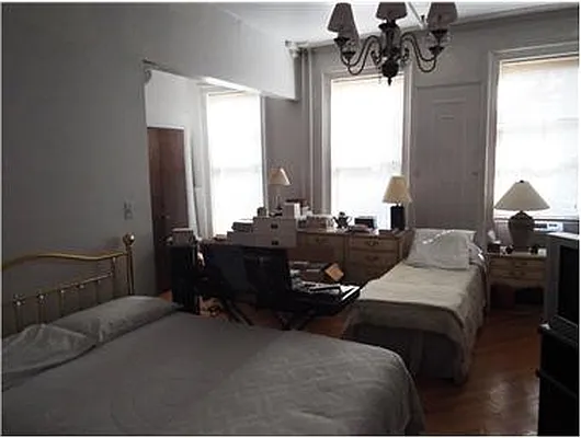 Rented by Douglas Elliman | media 15