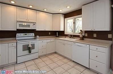 5th image of 7125 Yosemite Dr