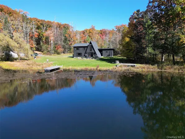 875 Wurtsboro Mountain Road, Wurtsboro, NY 12790
