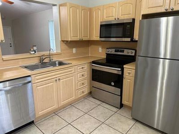 7830 NW 6th St APT 201
