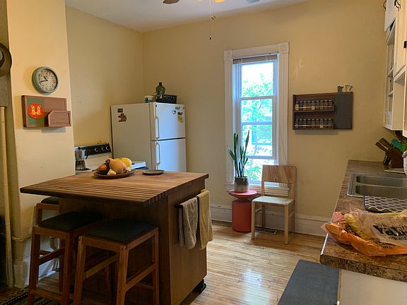 2nd image of 3044 California St NE #1