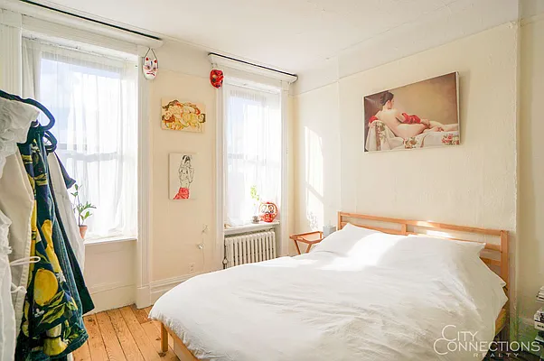 Rented by City Connections Realty | media 10