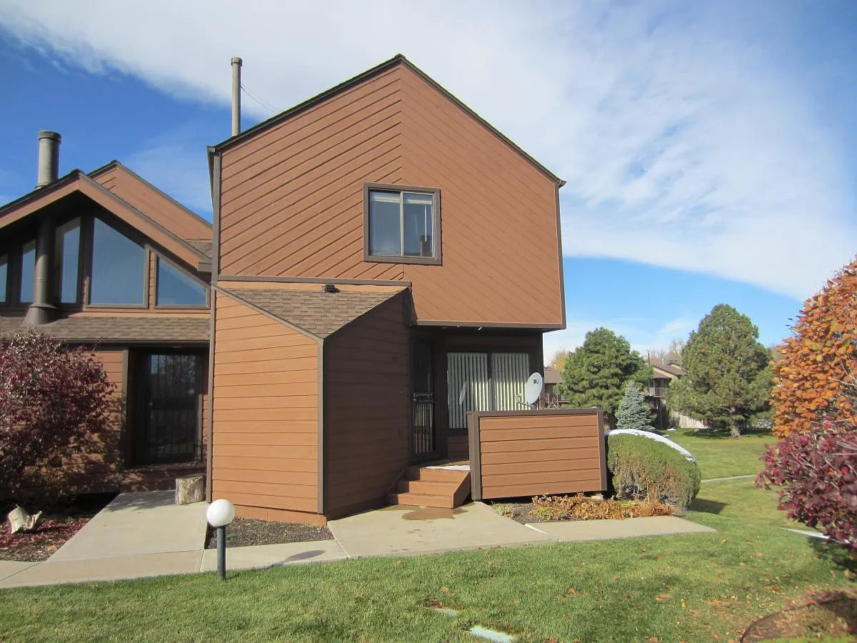 2 bed, 1.5 bath, 1200 sqft, $1,950 — Photo 3