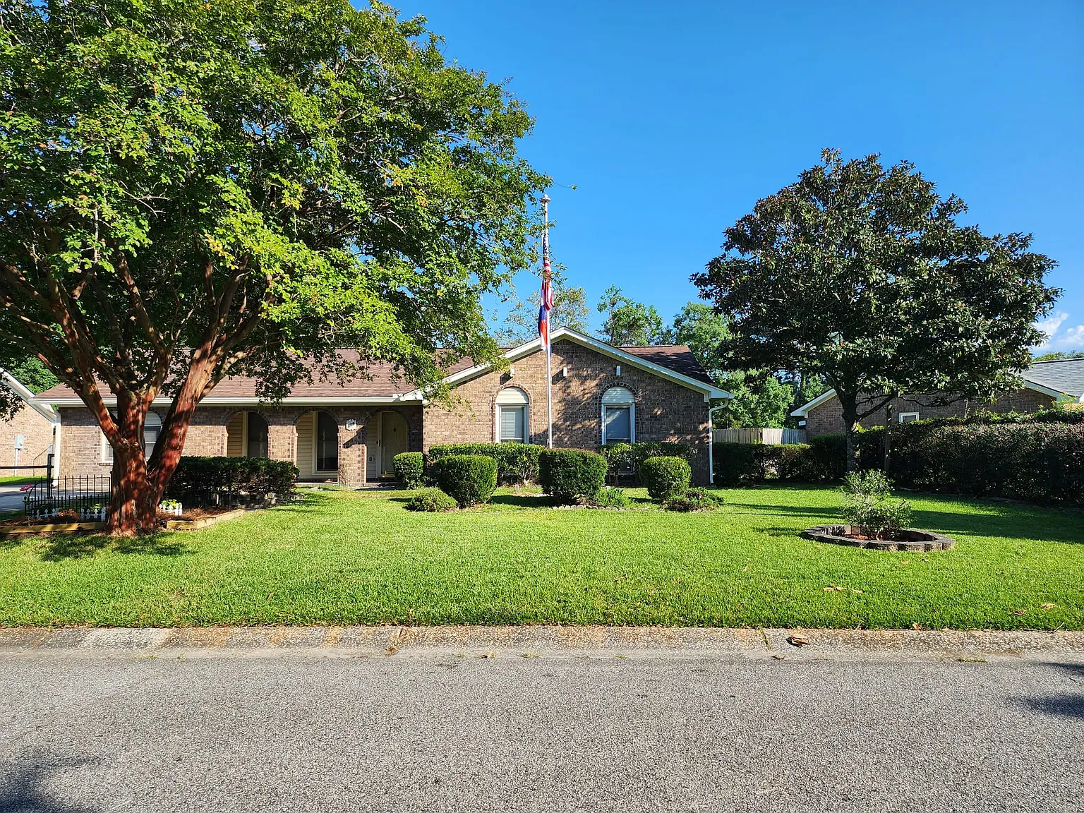 3 bed, 1700 sqft, $2,500 — Photo 1