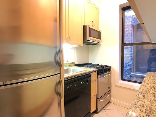 Rented by Bond New York | media 6