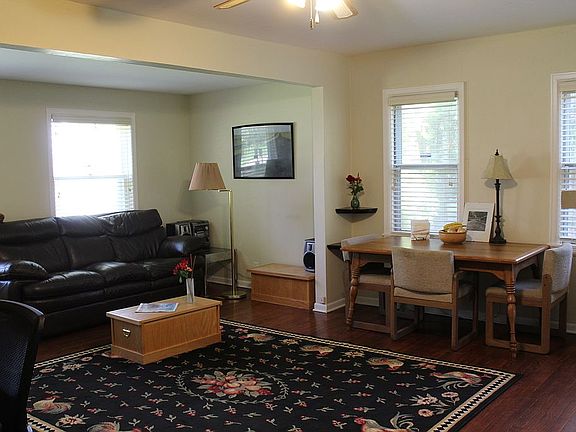 Livingroom looking north