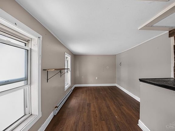 3rd image of 125 N Main St