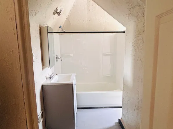 16853 Log Cabin St, Highland Park, MI