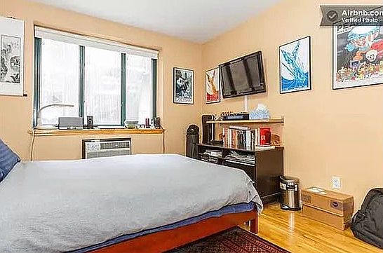 5th image of 609 E 11th St APT 4