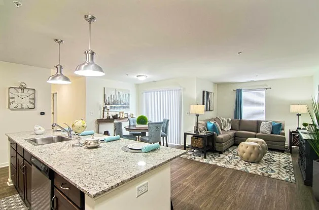 Van Allen Apartments — Photo 4