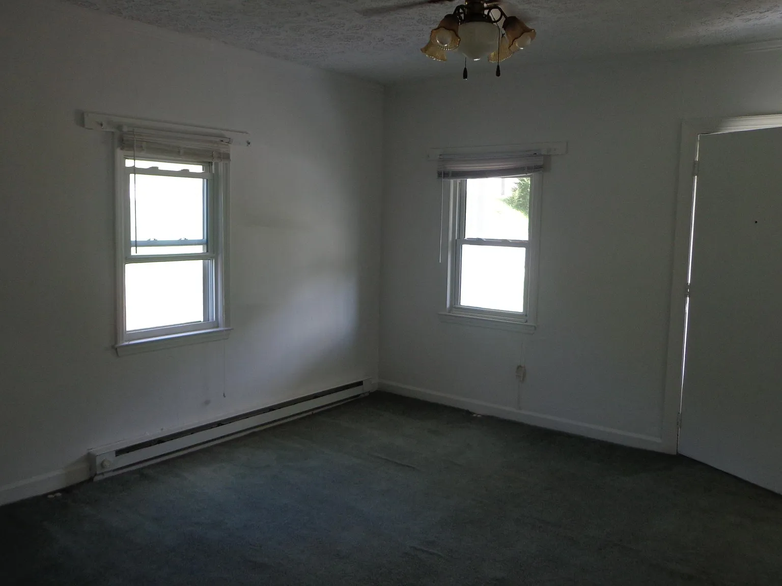 3 bed, 1400 sqft, $1,500 — Photo 3