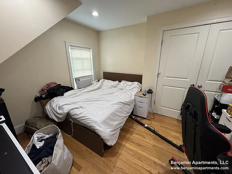 27 Lothrop St #4 — Photo 7