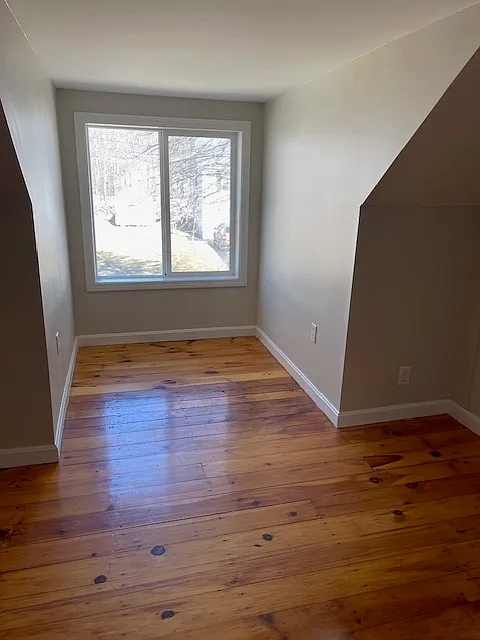 3 bed, 900 sqft, $2,900 — Photo 4
