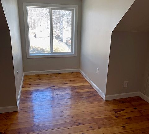 4th image of 14 Surry Park