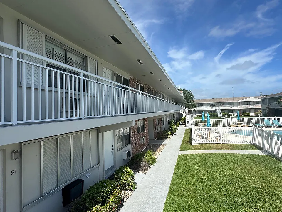 3850 NE 21st Way #41