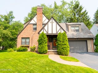 20 Point View Dr, East Greenbush, NY 12061