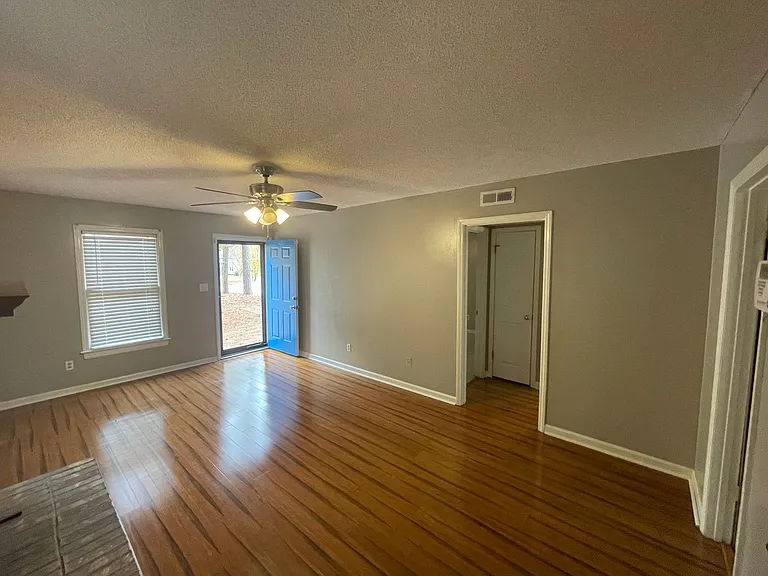 3317 Christopher Dr NW — Photo 3