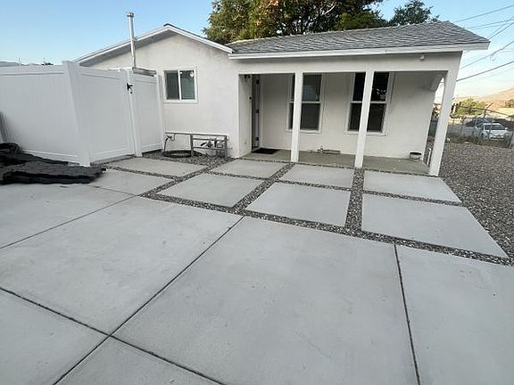 2nd image of 295 E Barbour St