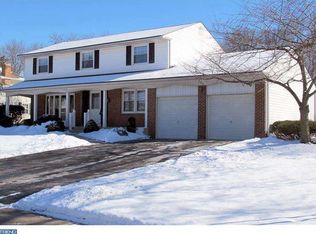 702 Waterford Dr, Cinnaminson, NJ 08077