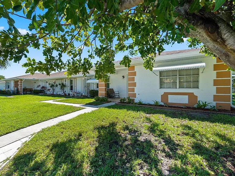 943 Savannas Point Dr #D — Photo 45