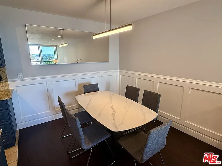 8530 Holloway Dr #318 — Photo 9