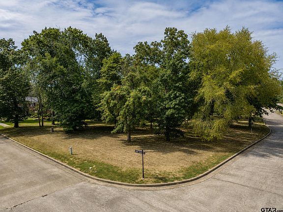 5th image of Eagles Bluff Blvd