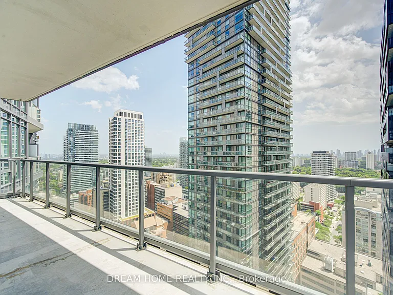 30 Roehampton Ave #2902 — Photo 33
