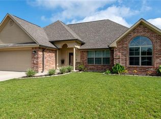 207 Lafield Ln, Benton, LA 71006
