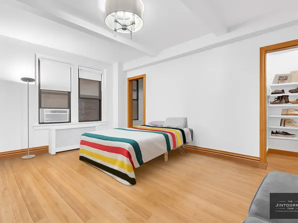 321 East 54th Street 2J image 3 of 8