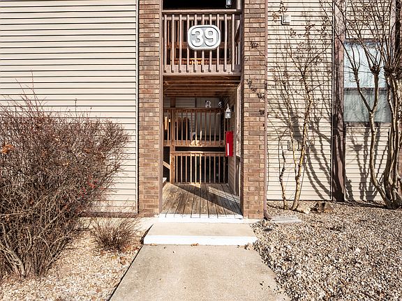 5th image of 180 Lake Club Drive #8 BLDG 39