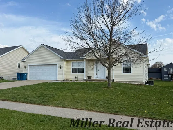 740 Green Meadows Dr, Middleville, MI 49333