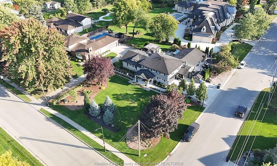 1st image of 375 Russell Woods Rd