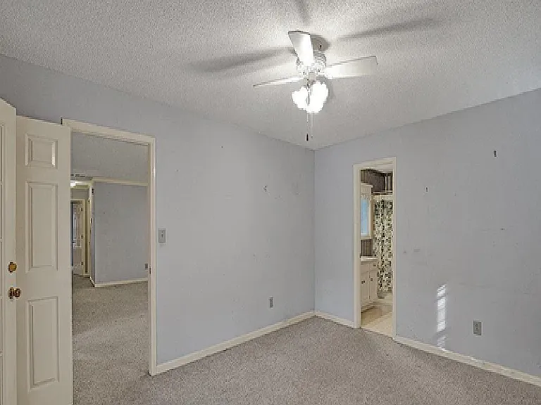 1709 Lake Park Cir — Photo 12
