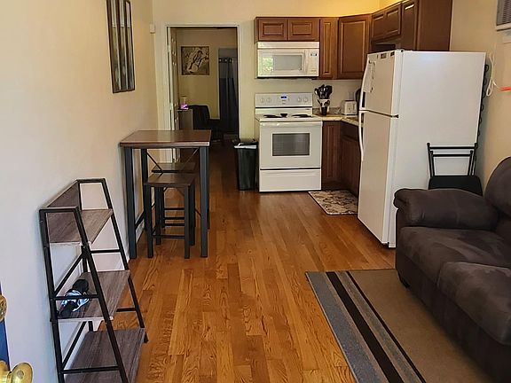 3rd image of 1220 Adams St APT 2